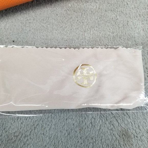 Tory Burch Triangle Eyeglass Case Orange Faux Leather With Cleaning Cloth - Picture 11 of 13